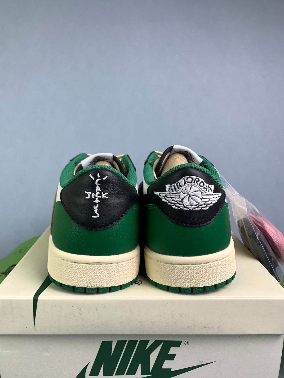 Air Jordan 1 Low Black/Green Unisex Sneakers DM7866-128 detail view 6