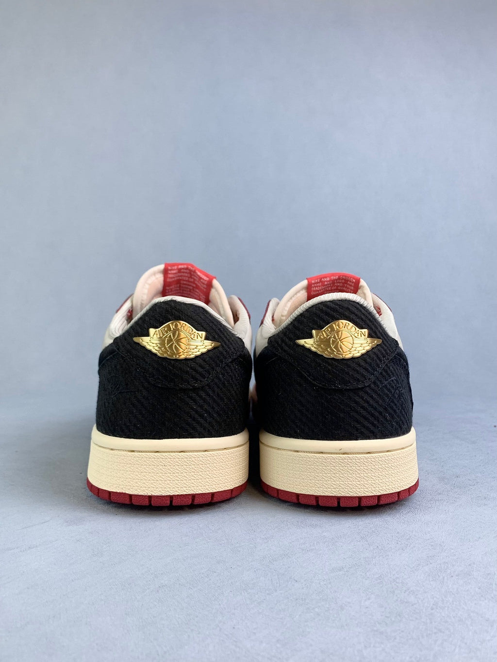 Air Jordan 1 Low Away x Trophy Room Chicago Unisex Sneakers FN0432-100 detail view 5