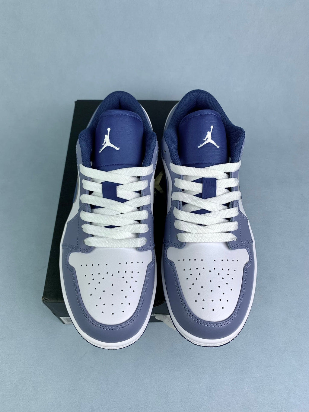 Air Jordan 1 Low Navy Blue 553558-414 Unisex Sneakers detail view 4