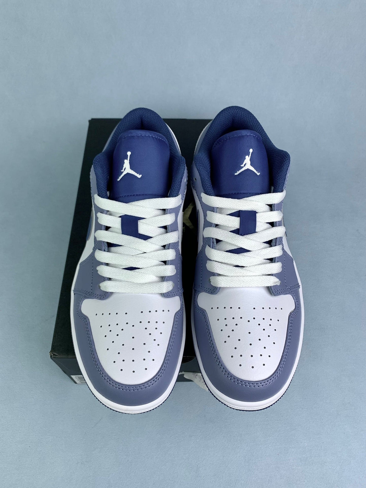 Air Jordan 1 Low Navy Blue 553558-414 Unisex Sneakers detail view 4