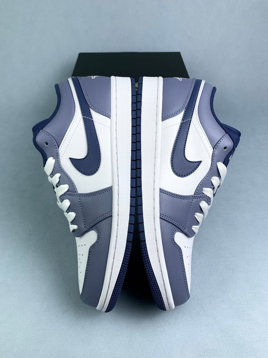 Air Jordan 1 Low Navy Blue 553558-414 Unisex Sneakers detail view 3