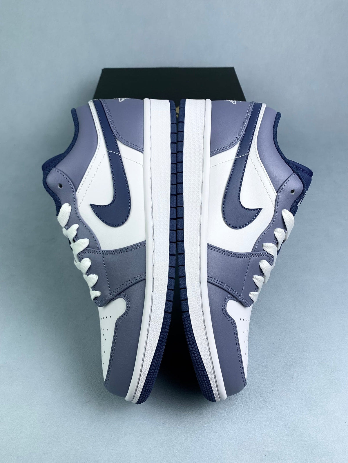 Air Jordan 1 Low Navy Blue 553558-414 Unisex Sneakers detail view 3