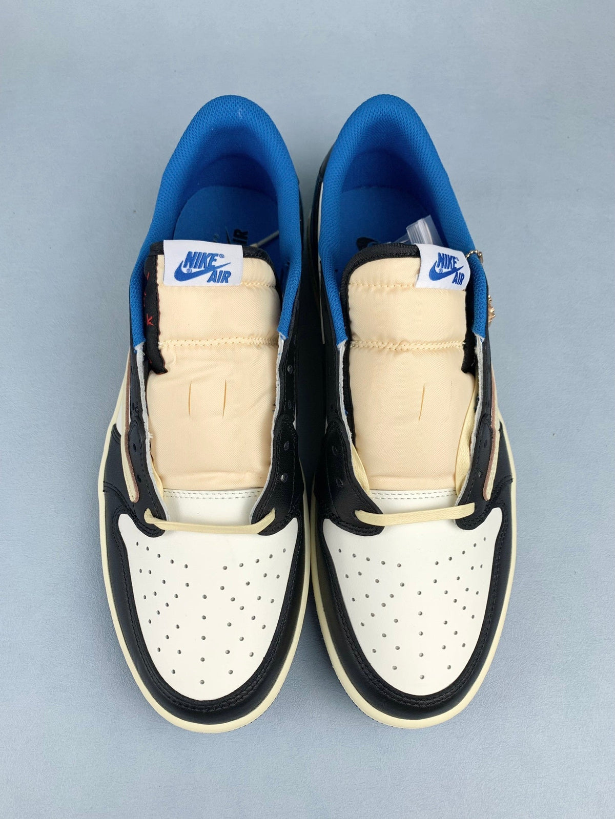 Air Jordan 1 Low White/Blue Lightning Reverse Swoos Unisex Sneakers DM7866-140 detail view 4