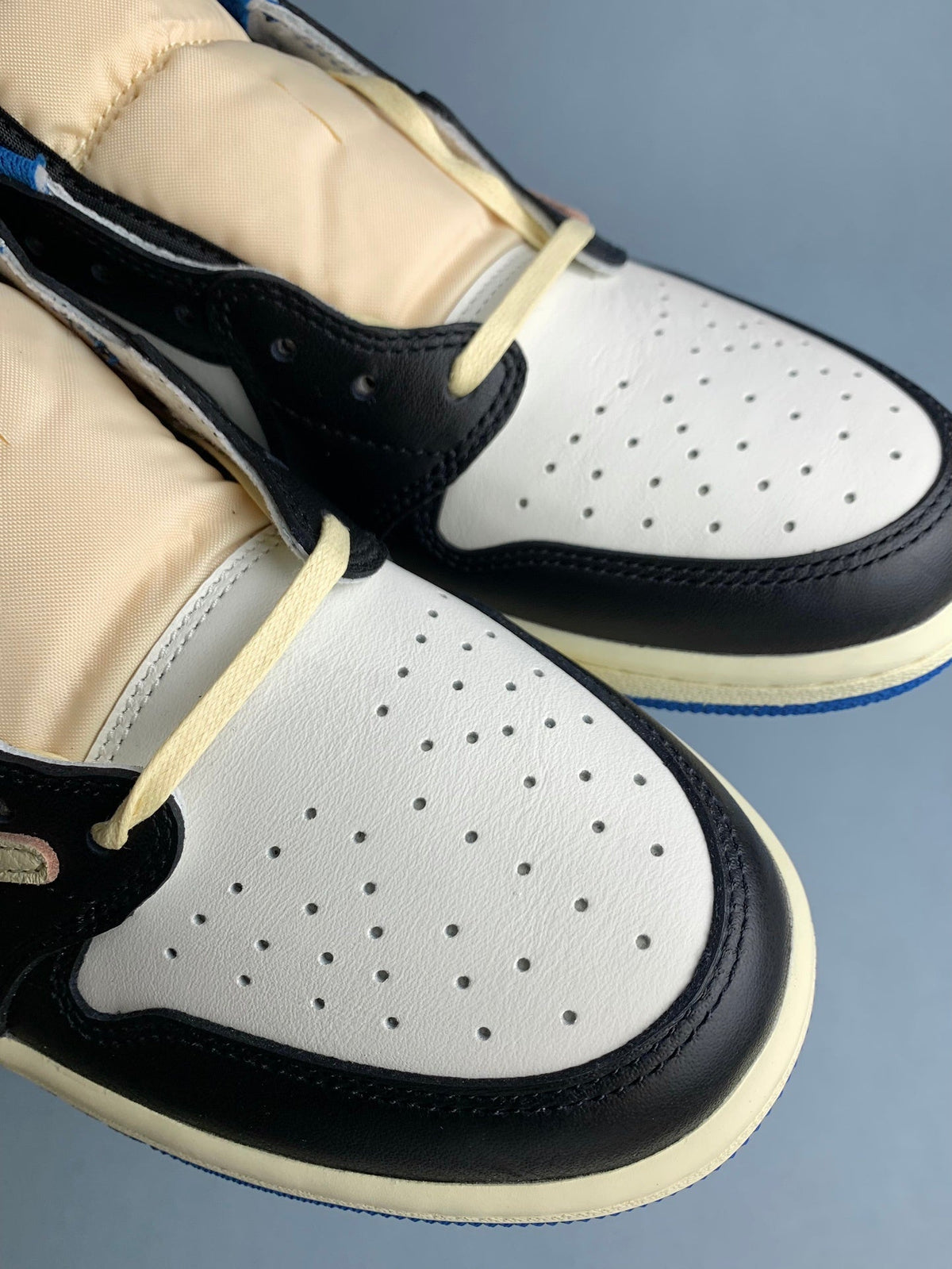 Air Jordan 1 Low White/Blue Lightning Reverse Swoos Unisex Sneakers DM7866-140 detail view 6