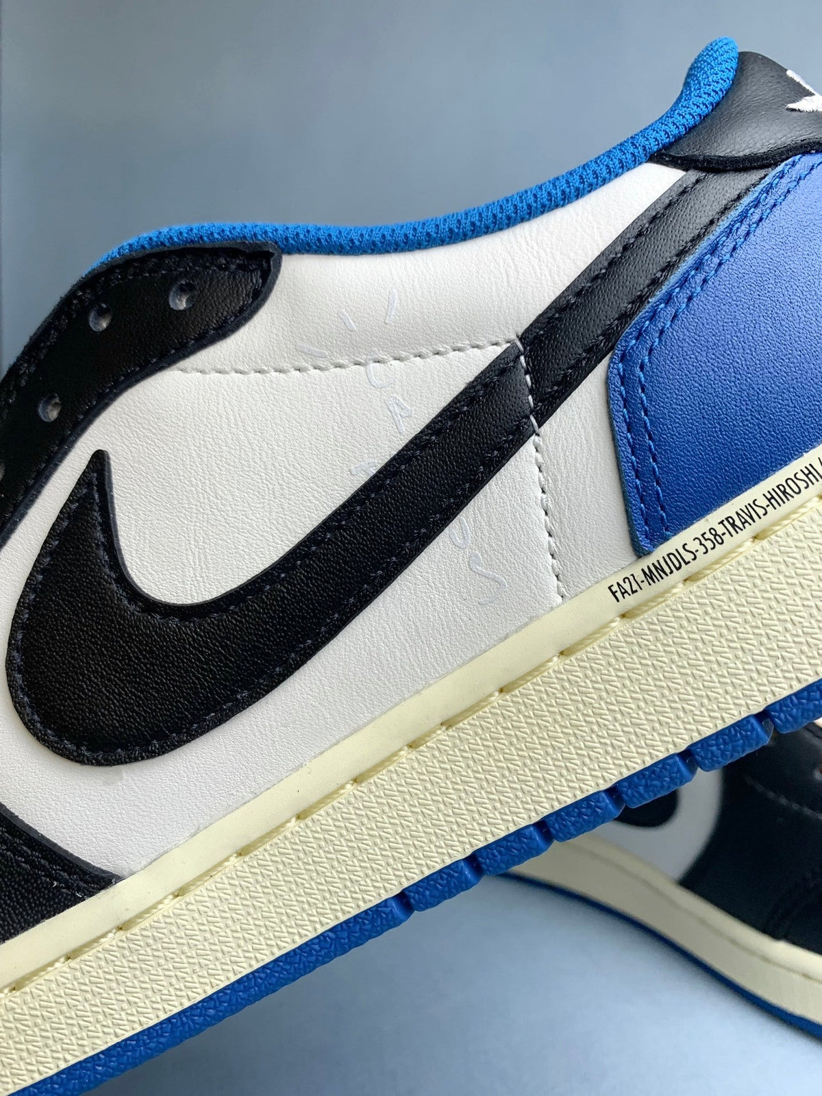 Air Jordan 1 Low White/Blue Lightning Reverse Swoos Unisex Sneakers DM7866-140 detail view 7
