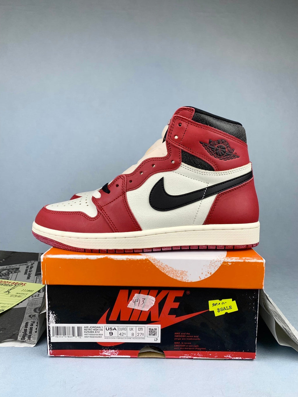Air Jordan 1 High Chicago Lost and Found Unisex Sneakers DZ5485-612 detail view 2