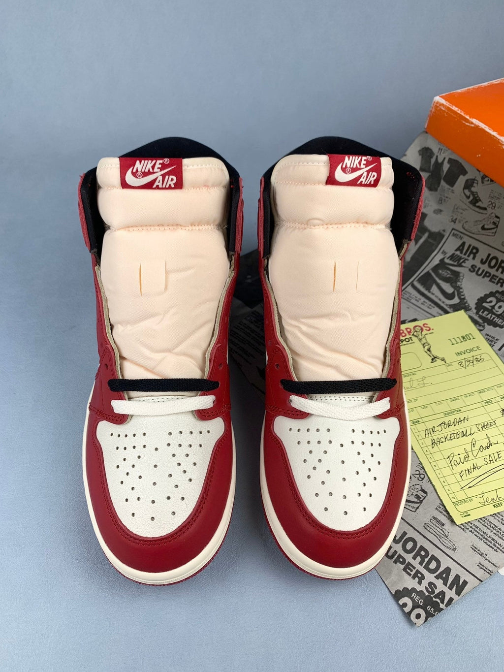 Air Jordan 1 High Chicago Lost and Found Unisex Sneakers DZ5485-612 detail view 4