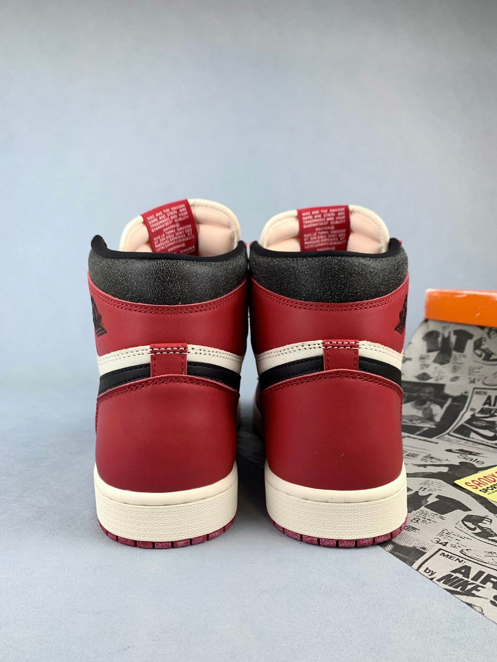 Air Jordan 1 High Chicago Lost and Found Unisex Sneakers DZ5485-612 detail view 5