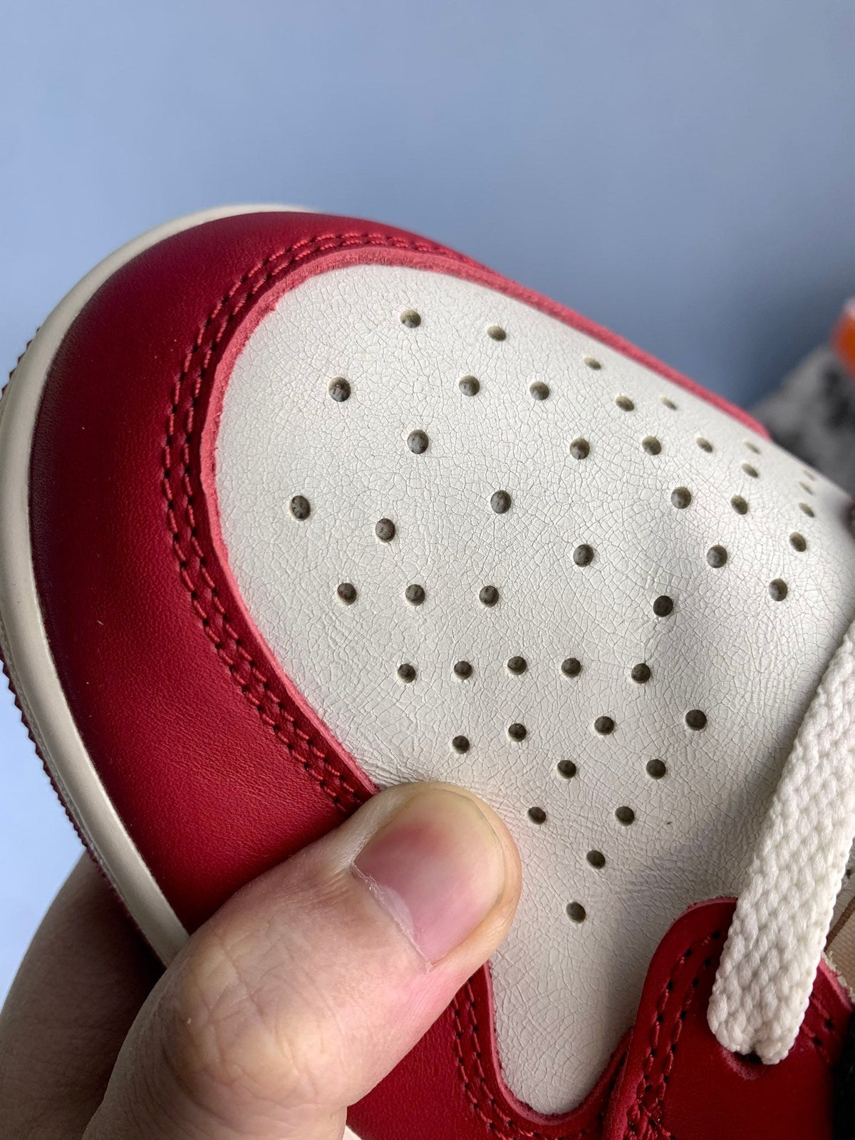 Air Jordan 1 High Chicago Lost and Found Unisex Sneakers DZ5485-612 detail view 6