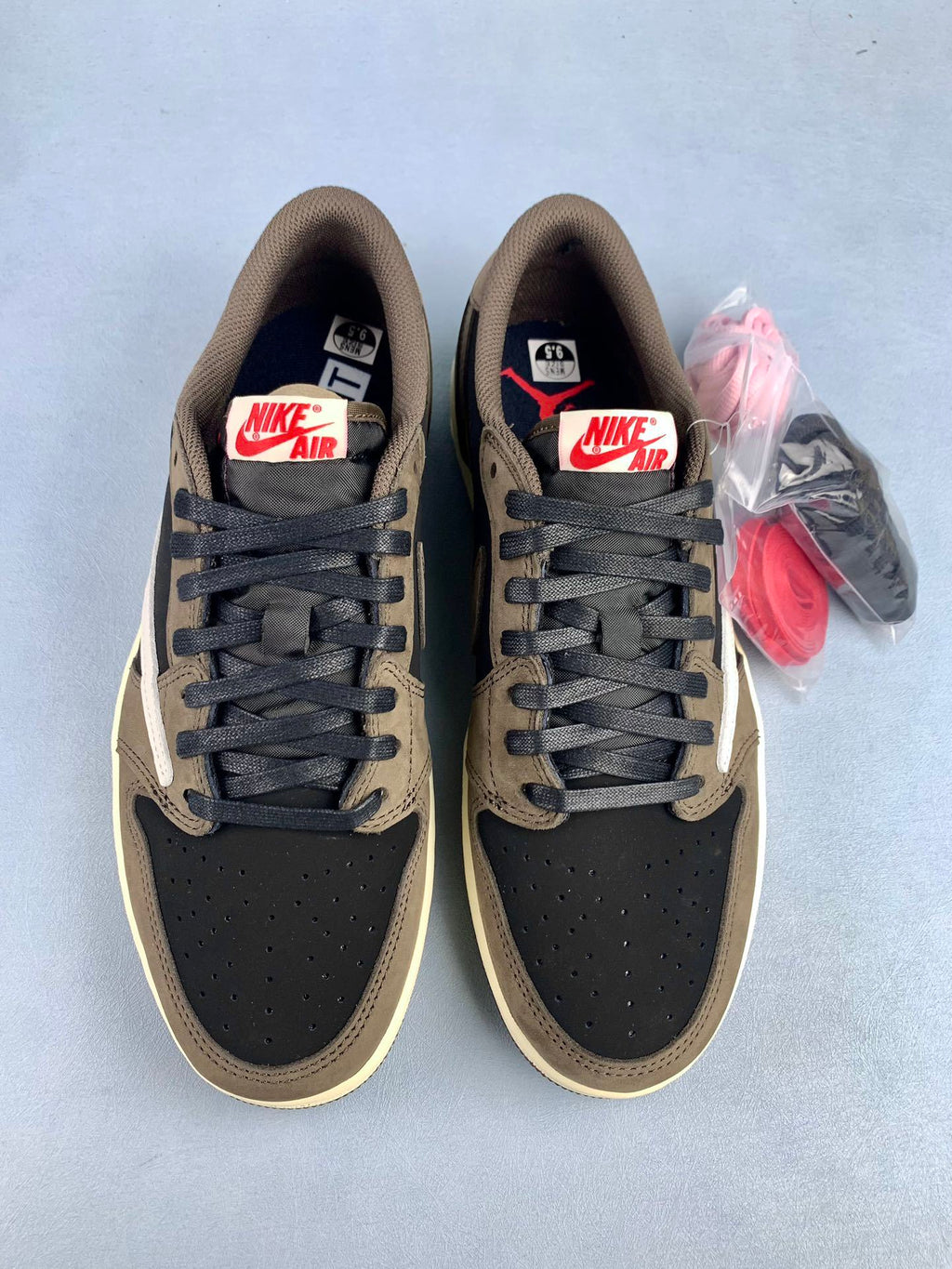 Air Jordan 1 Low Black-Brown Reverse Swoosh Unisex Sneakers CQ4277-001 detail view 5