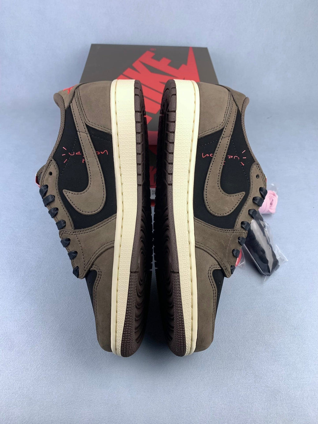 Air Jordan 1 Low Black-Brown Reverse Swoosh Unisex Sneakers CQ4277-001 detail view 3
