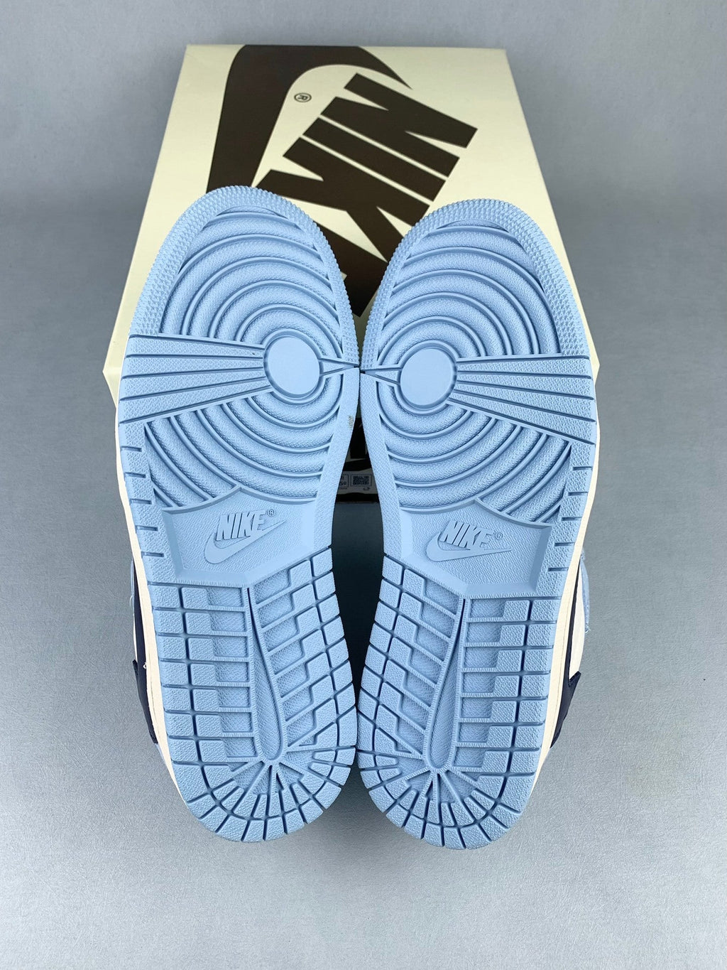 Air Jordan 1 Low OG SP White/Blue Unisex Sneakers DM7688-400 detail view 6