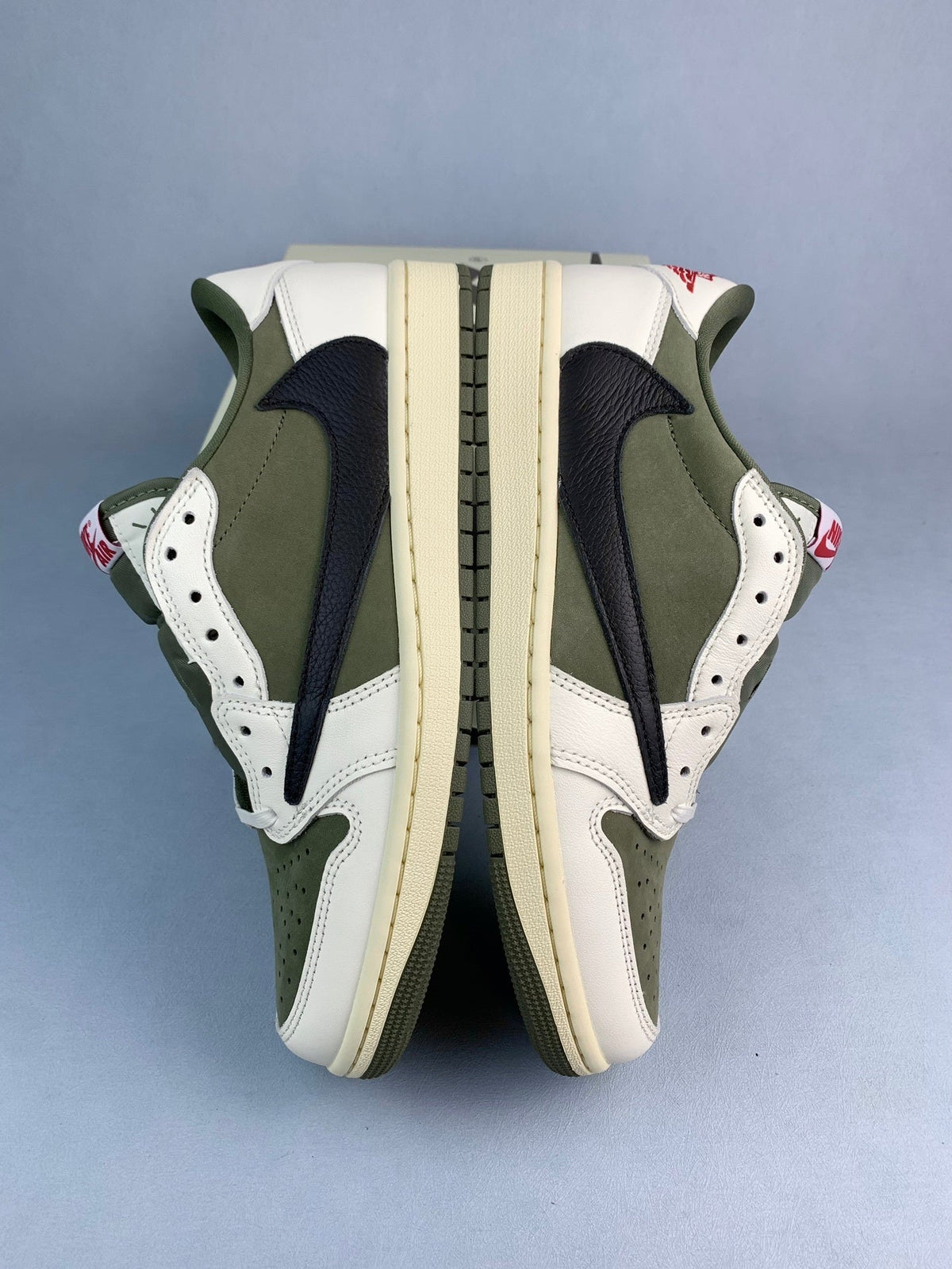 Air Jordan 1 Low x Travis Scott Medium Olive 9.0 Unisex Sneakers DM7866-200 detail view 3