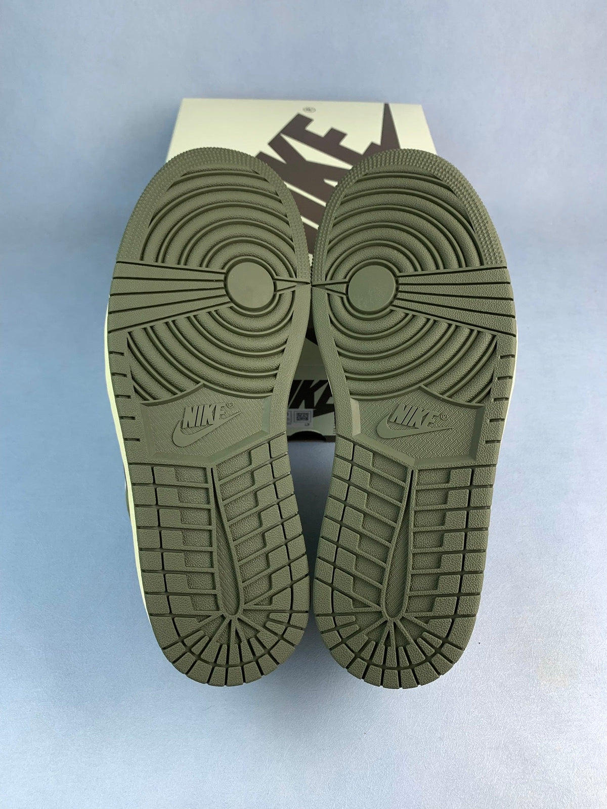Air Jordan 1 Low x Travis Scott Medium Olive 9.0 Unisex Sneakers DM7866-200 detail view 6
