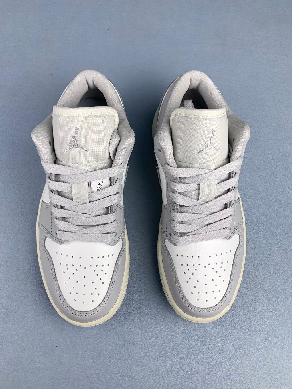 Air Jordan 1 Low White/Grey Unisex Sneakers DC0774-103 detail view 4