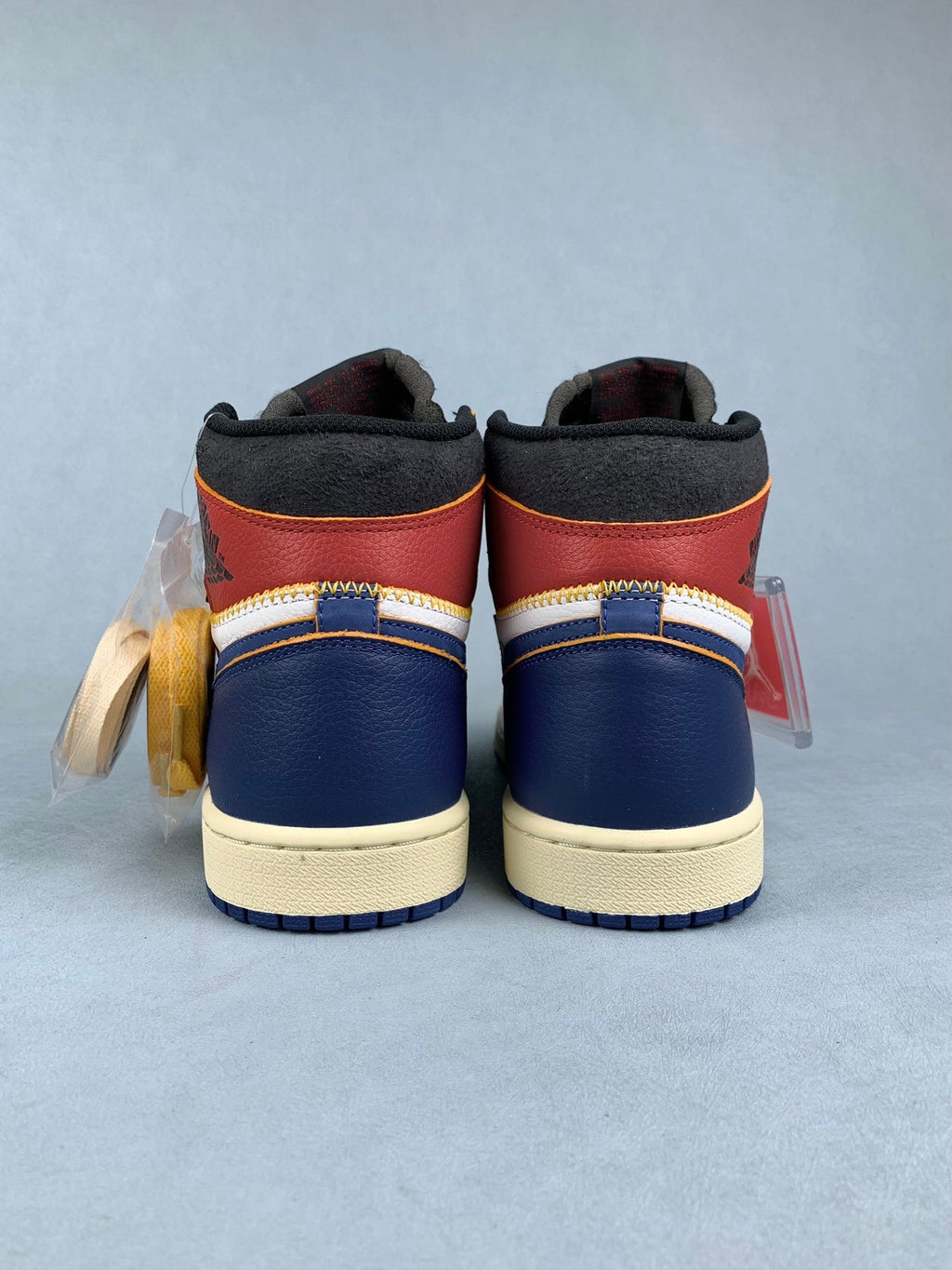 Air Jordan 1 High UN Blue/White Color-Block Unisex Sneakers BV1300-146 detail view 5