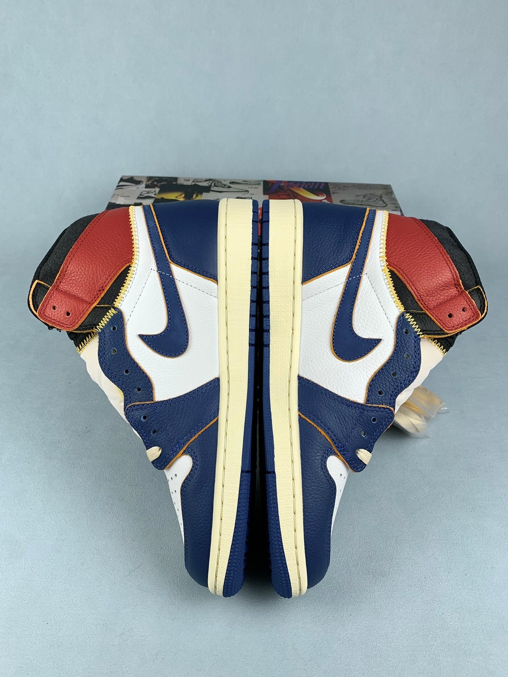 Air Jordan 1 High UN Blue/White Color-Block Unisex Sneakers BV1300-146 detail view 3