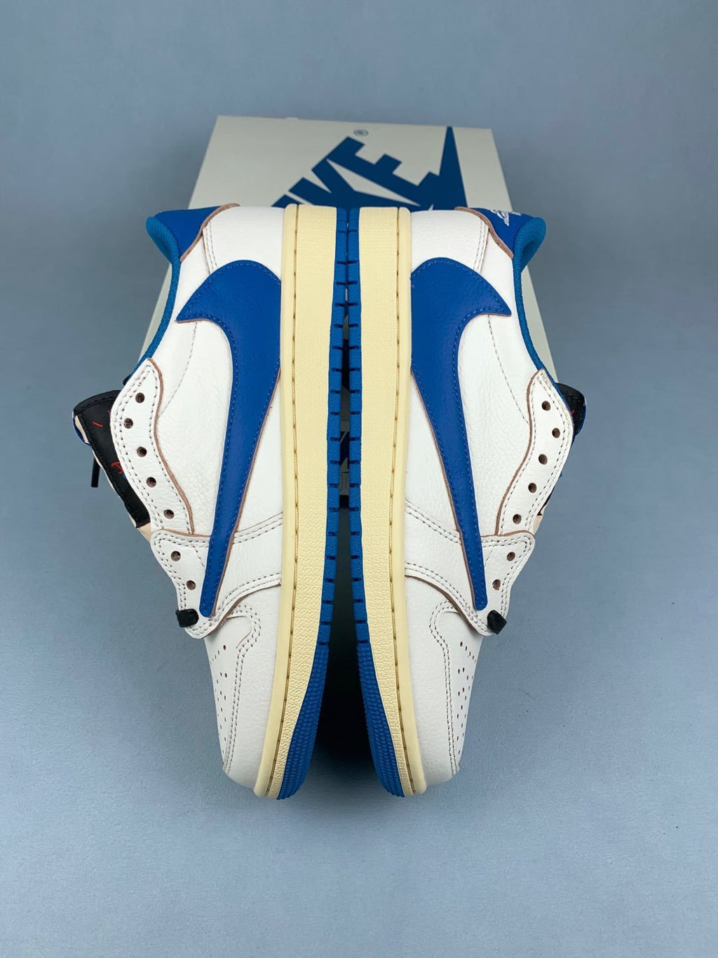 Air Jordan 1 Low OG Travis Scott Reverse Mocha Whit Unisex Sneakers DM7866-104 detail view 4