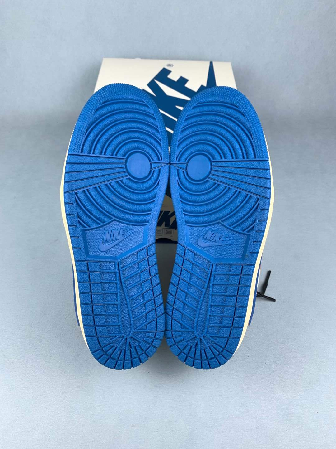 Air Jordan 1 Low OG Travis Scott Reverse Mocha Whit Unisex Sneakers DM7866-104 detail view 7