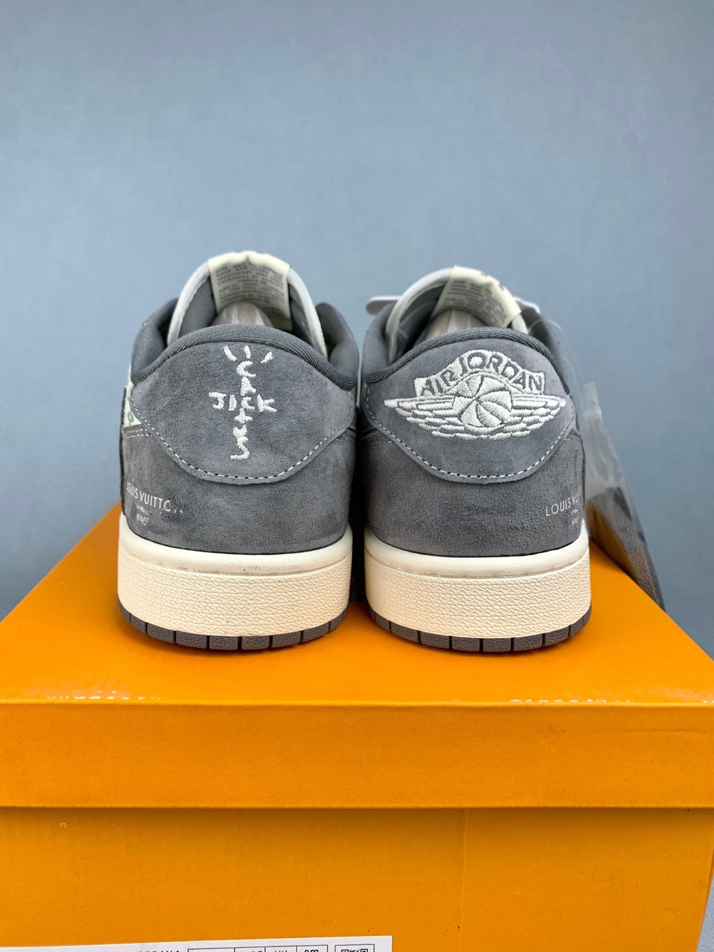 Air Jordan 1 Low LV Collaboration White/Grey Unisex Sneakers SJ2068-261 detail view 5