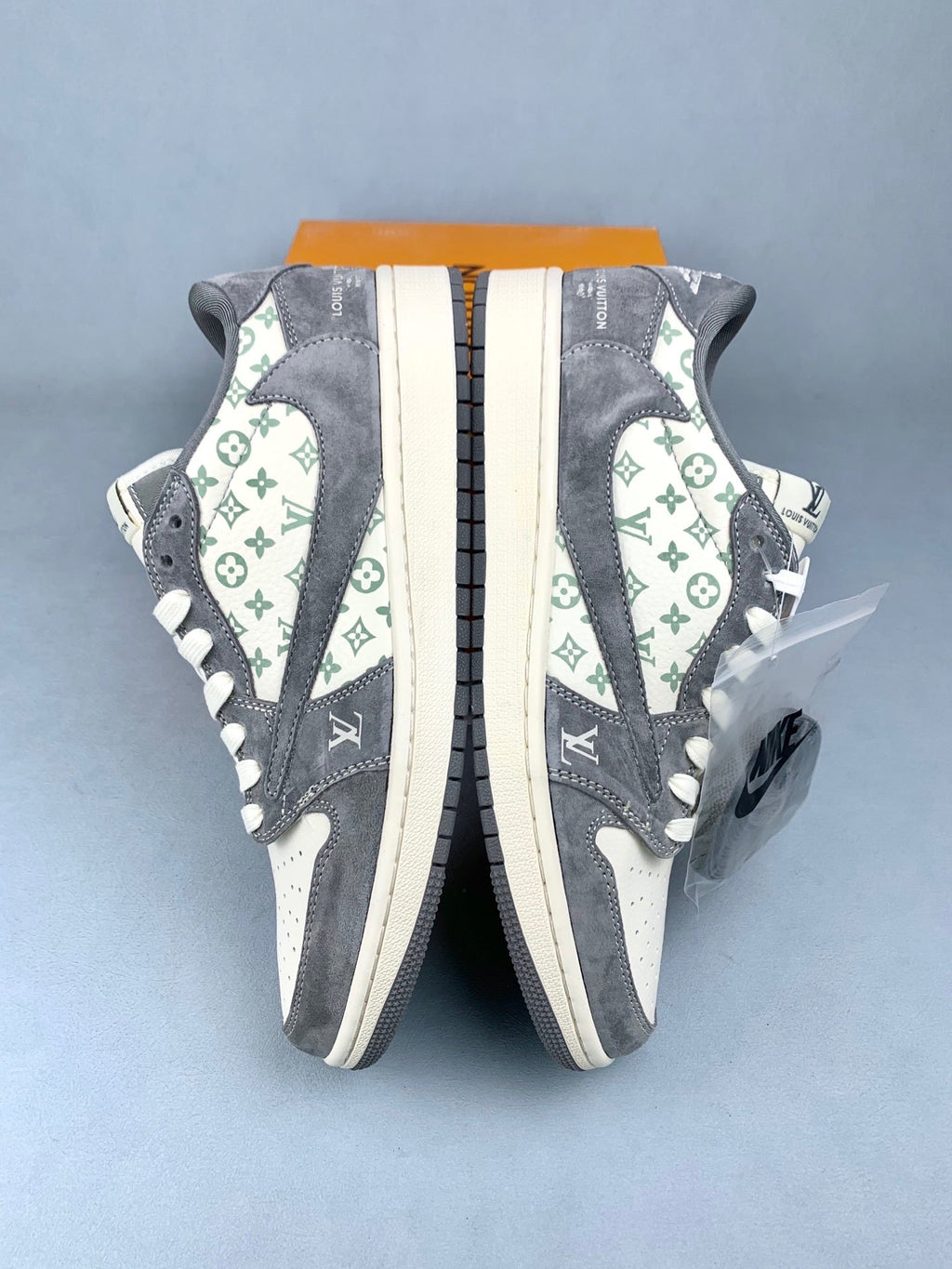 Air Jordan 1 Low LV Collaboration White/Grey Unisex Sneakers SJ2068-261 detail view 3