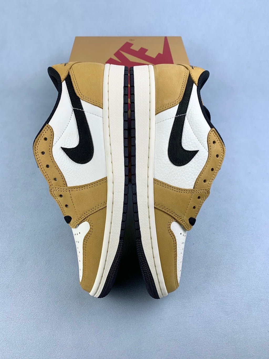 Air Jordan 1 Low Rookie of the Year Unisex Sneakers CZ0790-107 detail view 3