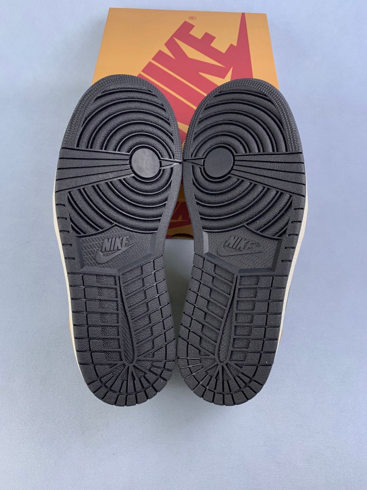 Air Jordan 1 Low Rookie of the Year Unisex Sneakers CZ0790-107 detail view 7