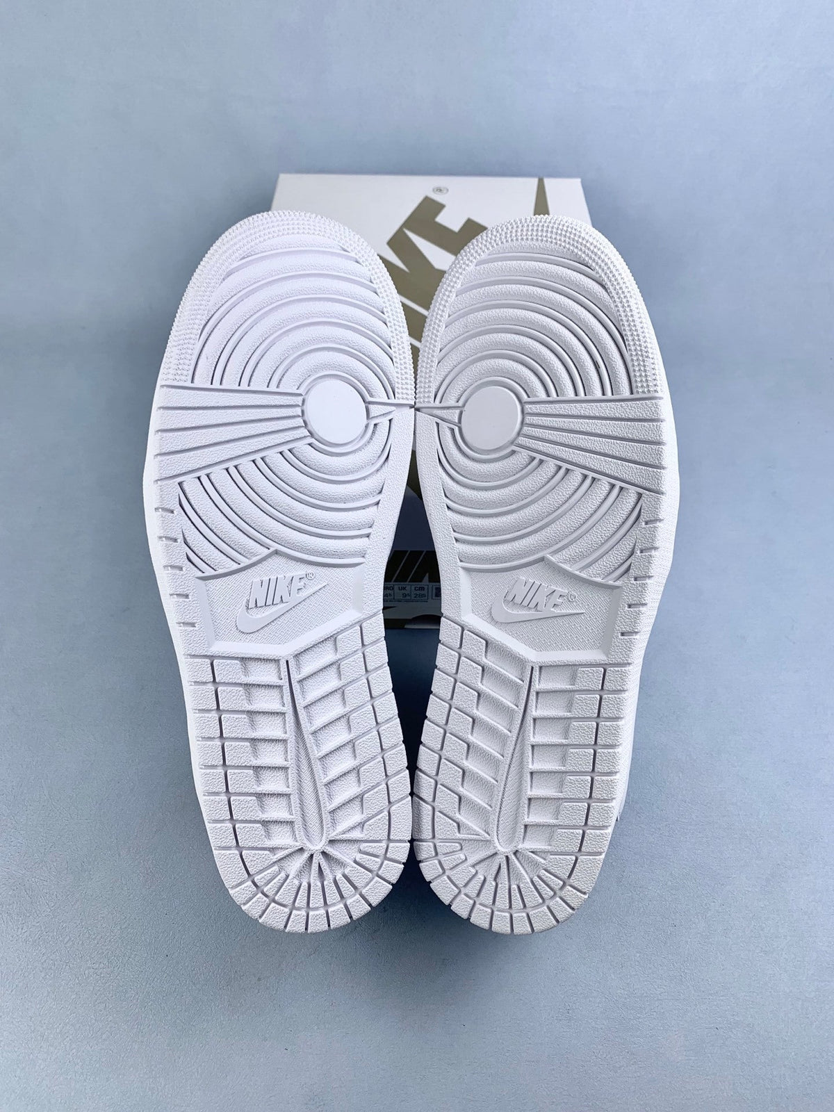 Air Jordan 1 Low OG SP White Reverse Swoosh Unisex Sneakers TD1228-111 detail view 6