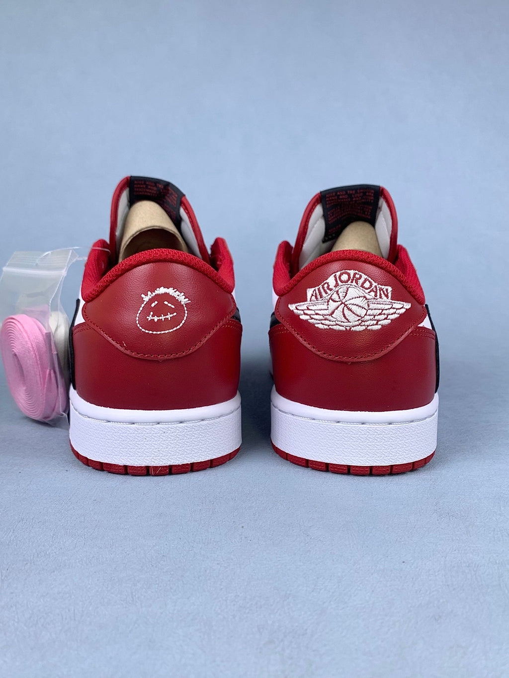 Air Jordan 1 Low Chicago White/Red Unisex Sneakers DM7866-101 detail view 5