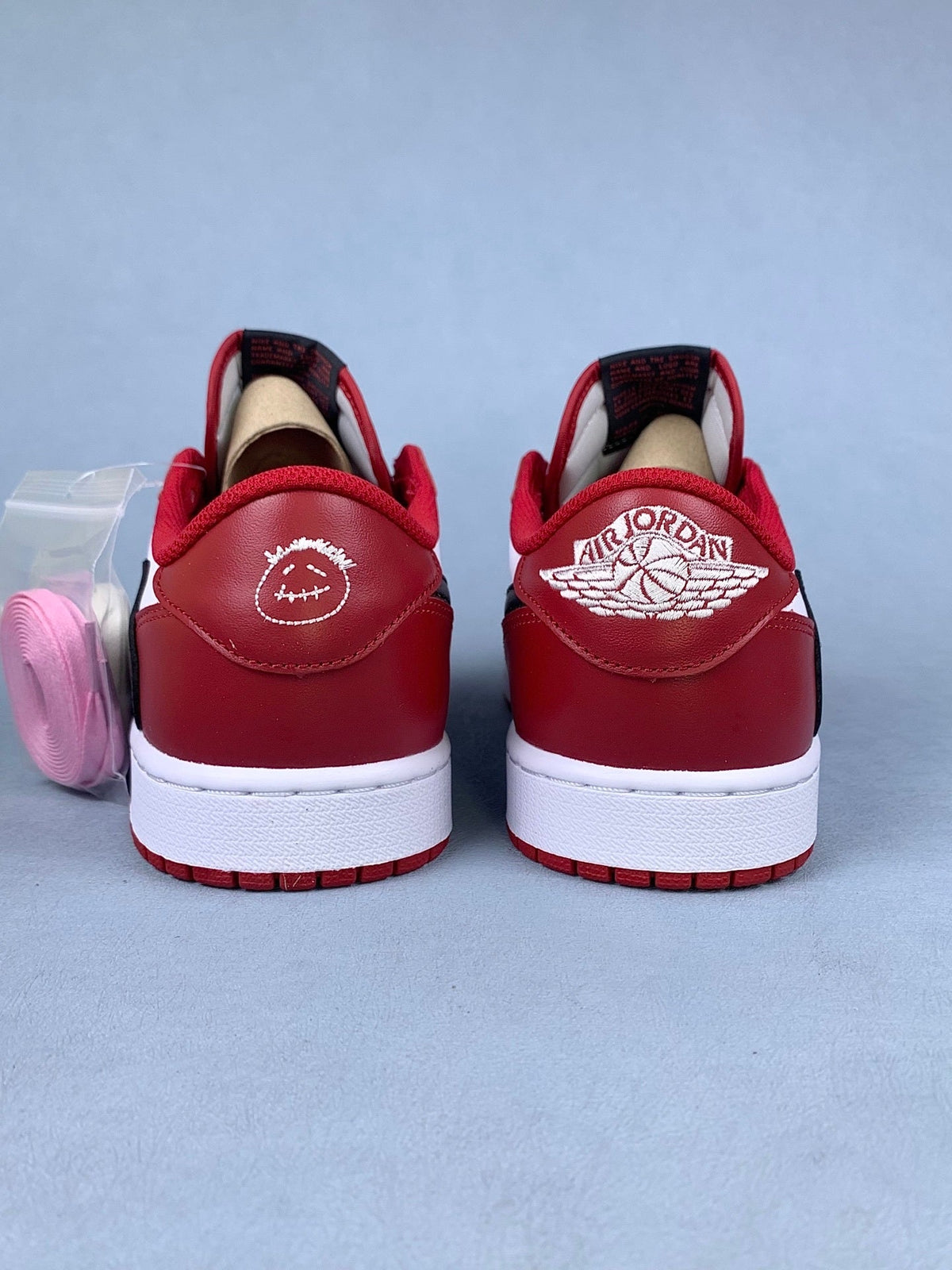 Air Jordan 1 Low Chicago White/Red Unisex Sneakers DM7866-101 detail view 5