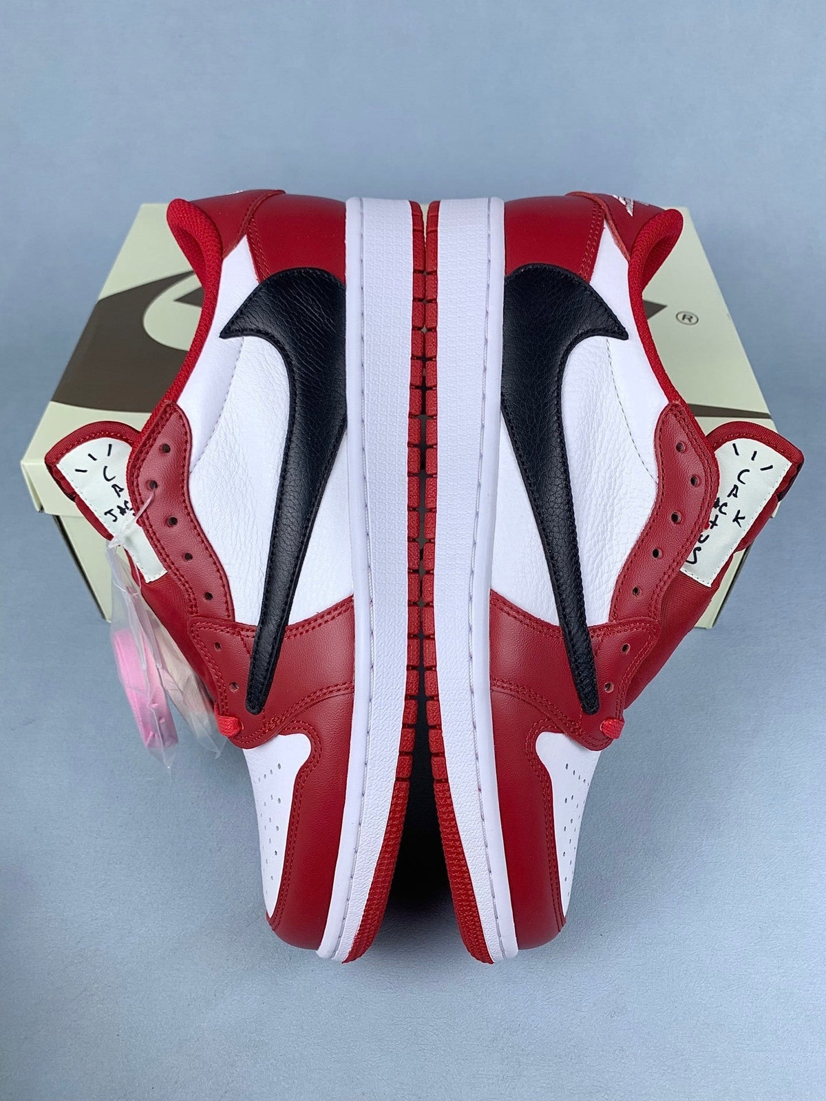 Air Jordan 1 Low Chicago White/Red Unisex Sneakers DM7866-101 detail view 3