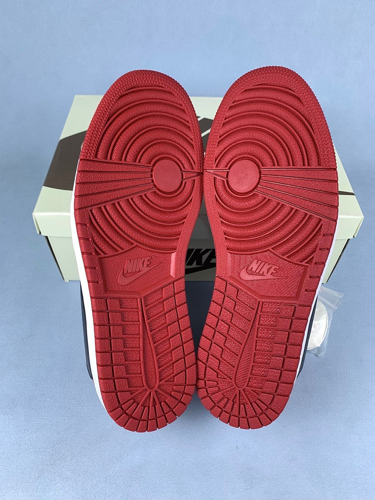 Air Jordan 1 Low Chicago White/Red Unisex Sneakers DM7866-101 detail view 6