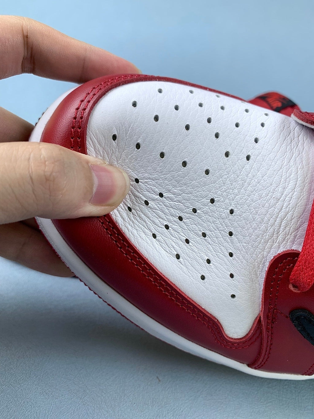 Air Jordan 1 Low Chicago White/Red Unisex Sneakers DM7866-101 detail view 7