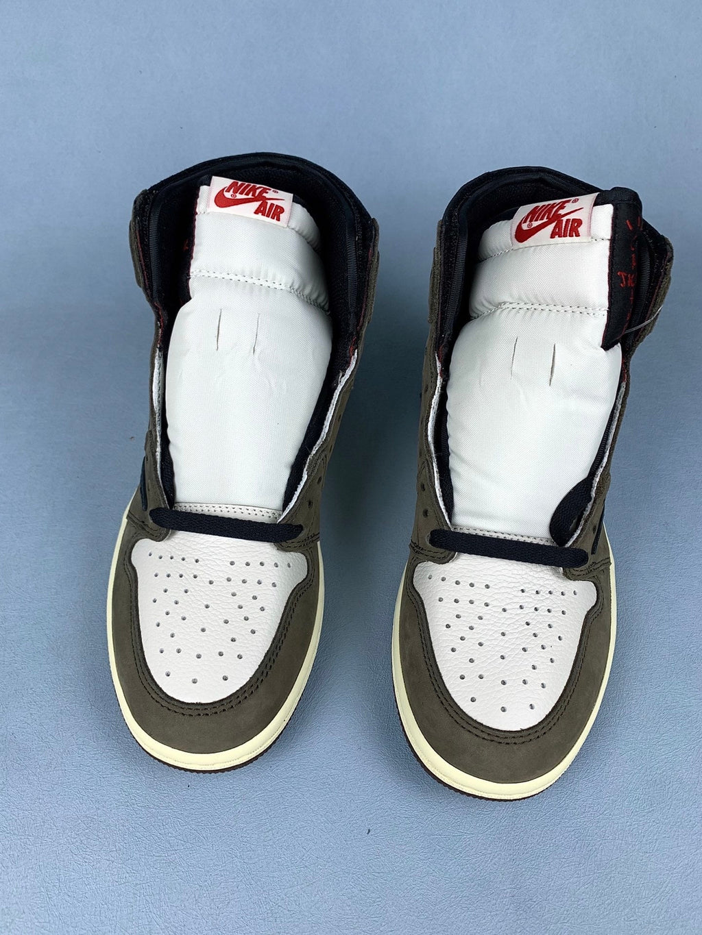 Air Jordan 1 High Mocha ts Unisex Sneakers CD4487-100 detail view 4
