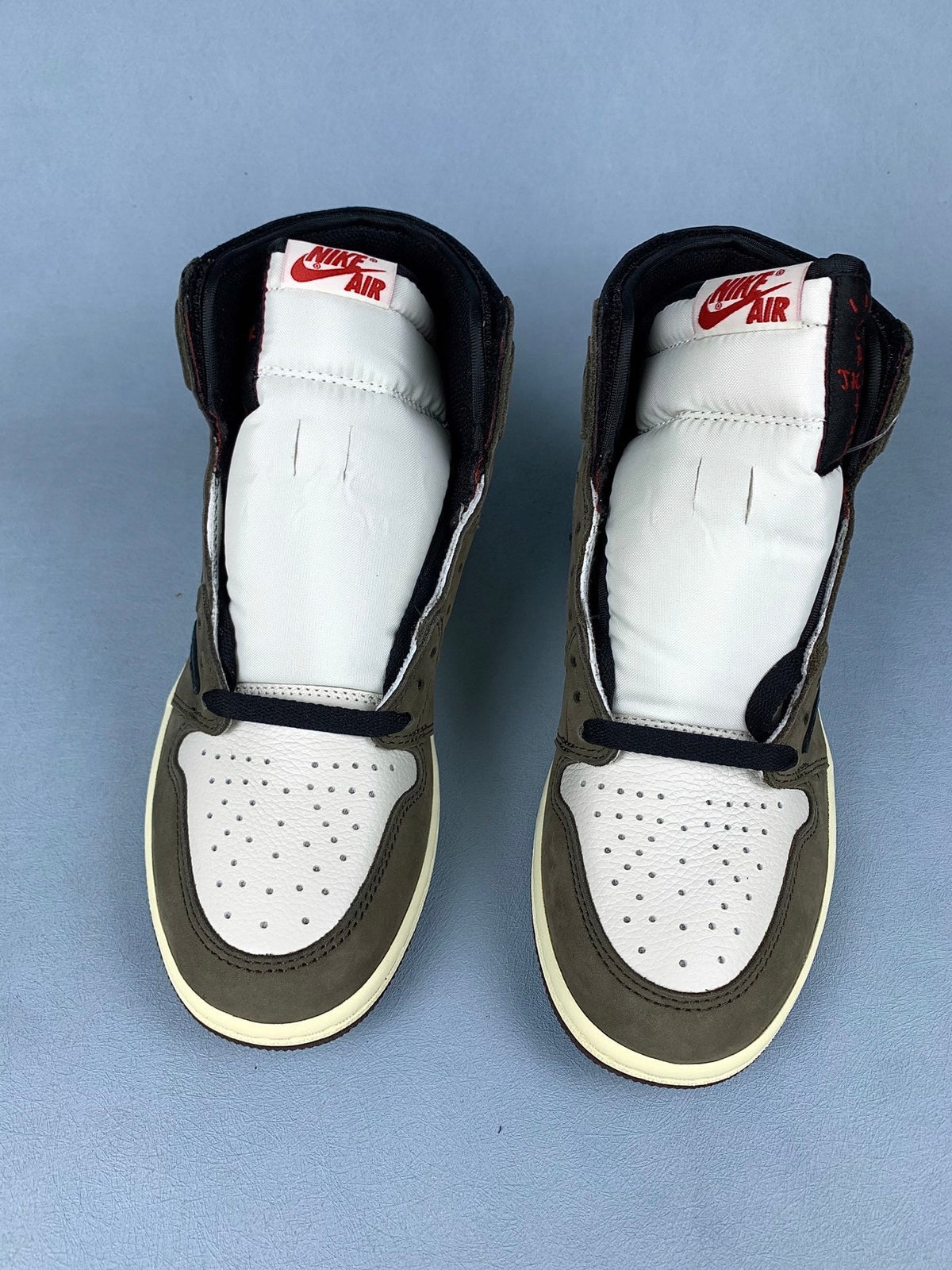 Air Jordan 1 High Mocha ts Unisex Sneakers CD4487-100 detail view 4