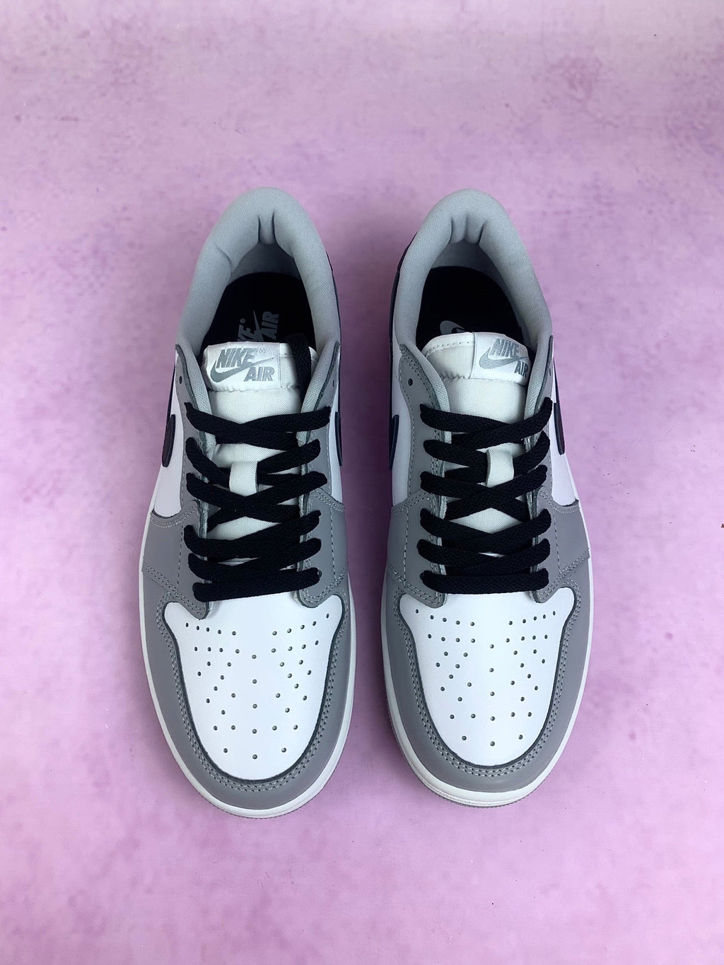 Air Jordan 1 Low Barons Wolf Grey Unisex Sneakers CZ0790-110 detail view 4
