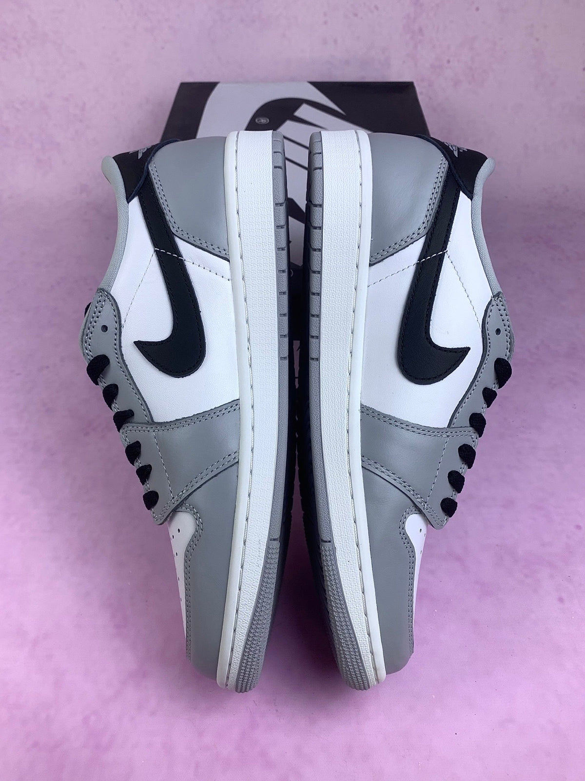 Air Jordan 1 Low Barons Wolf Grey Unisex Sneakers CZ0790-110 detail view 3