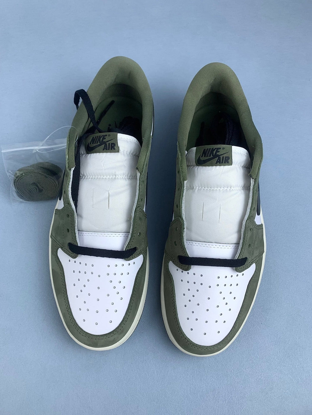 Air Jordan 1 Low Medium Olive Suede Unisex Sneakers HQ6998-200 detail view 4