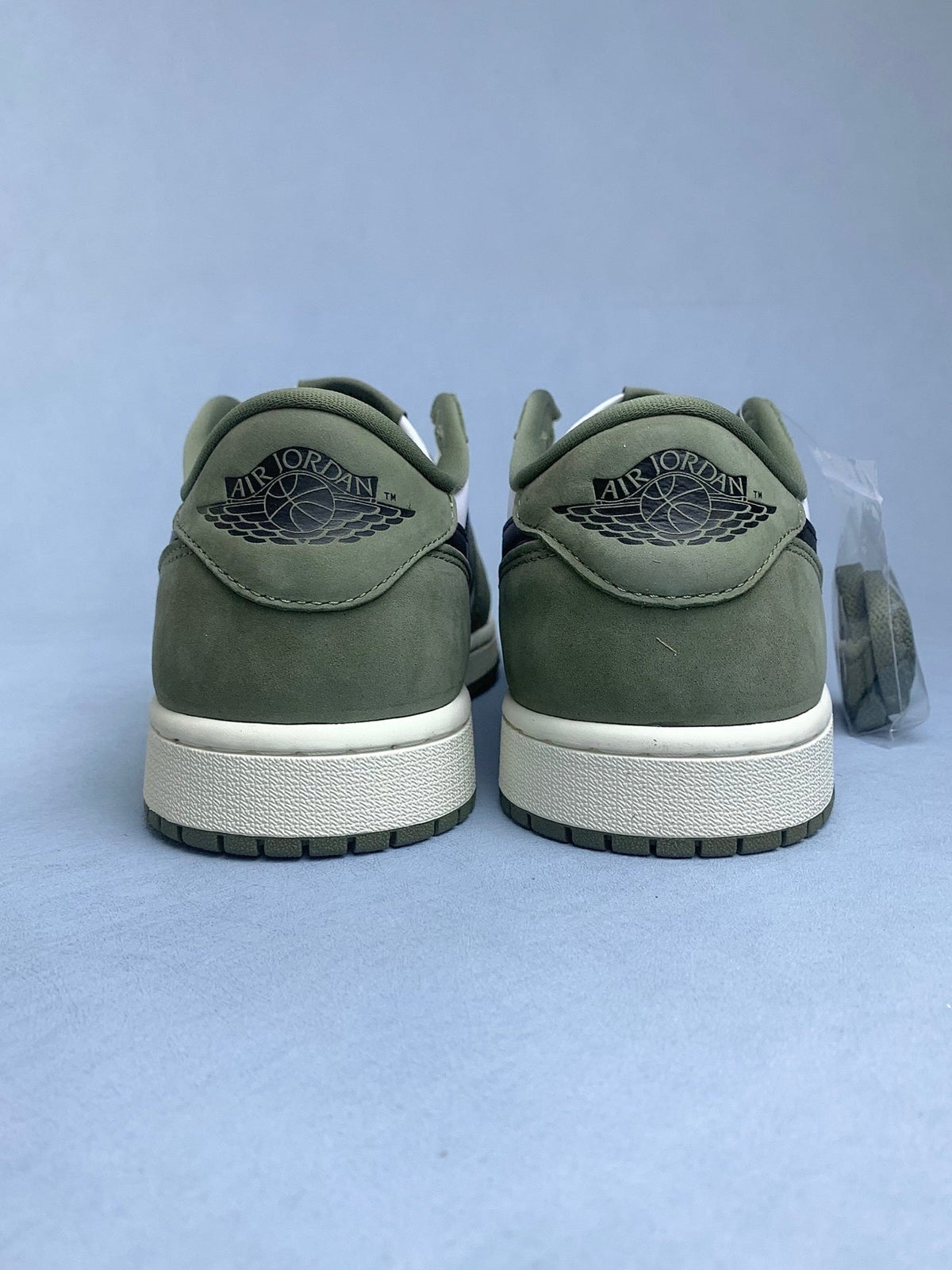 Air Jordan 1 Low Medium Olive Suede Unisex Sneakers HQ6998-200 detail view 5