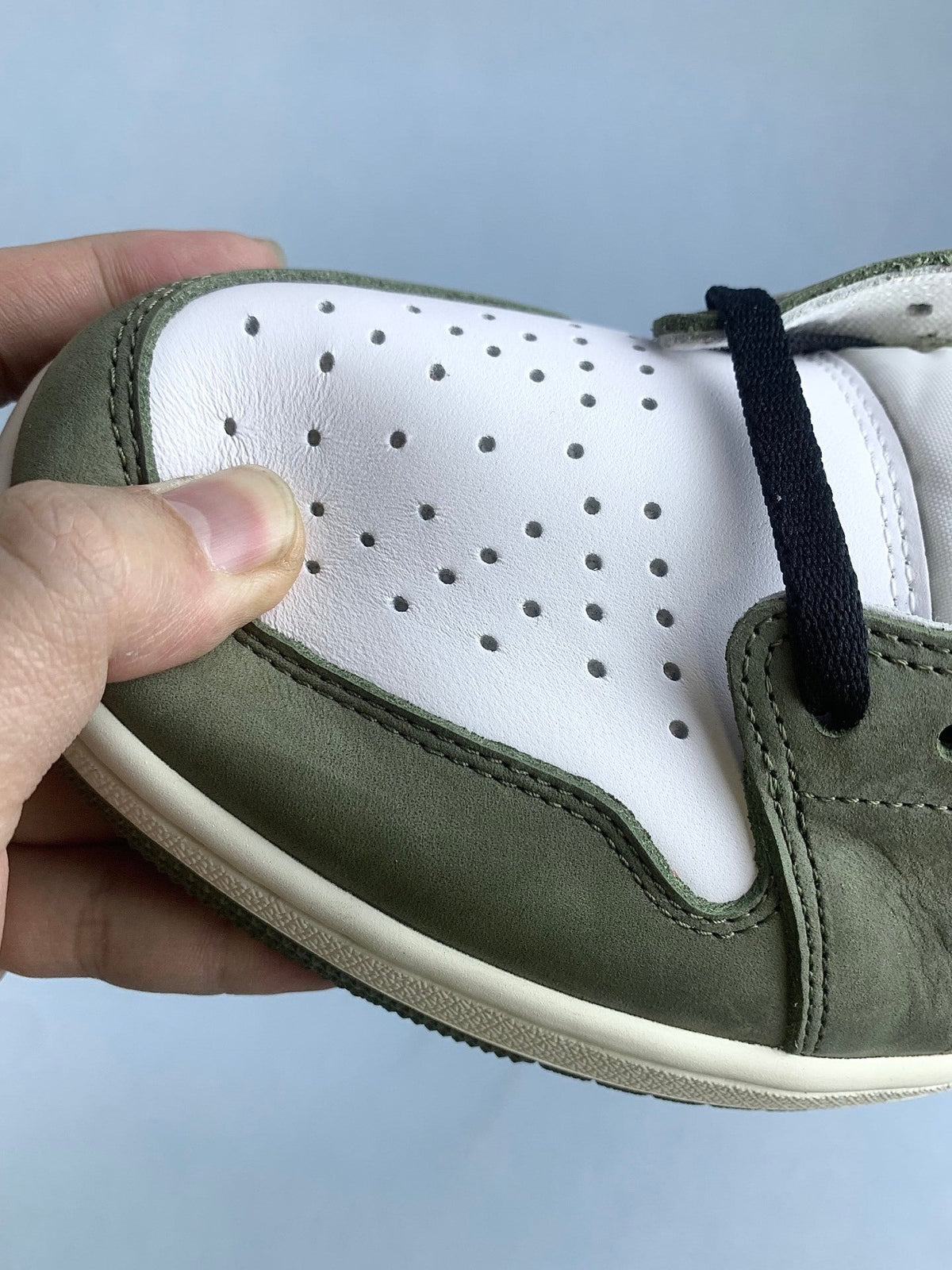 Air Jordan 1 Low Medium Olive Suede Unisex Sneakers HQ6998-200 detail view 7