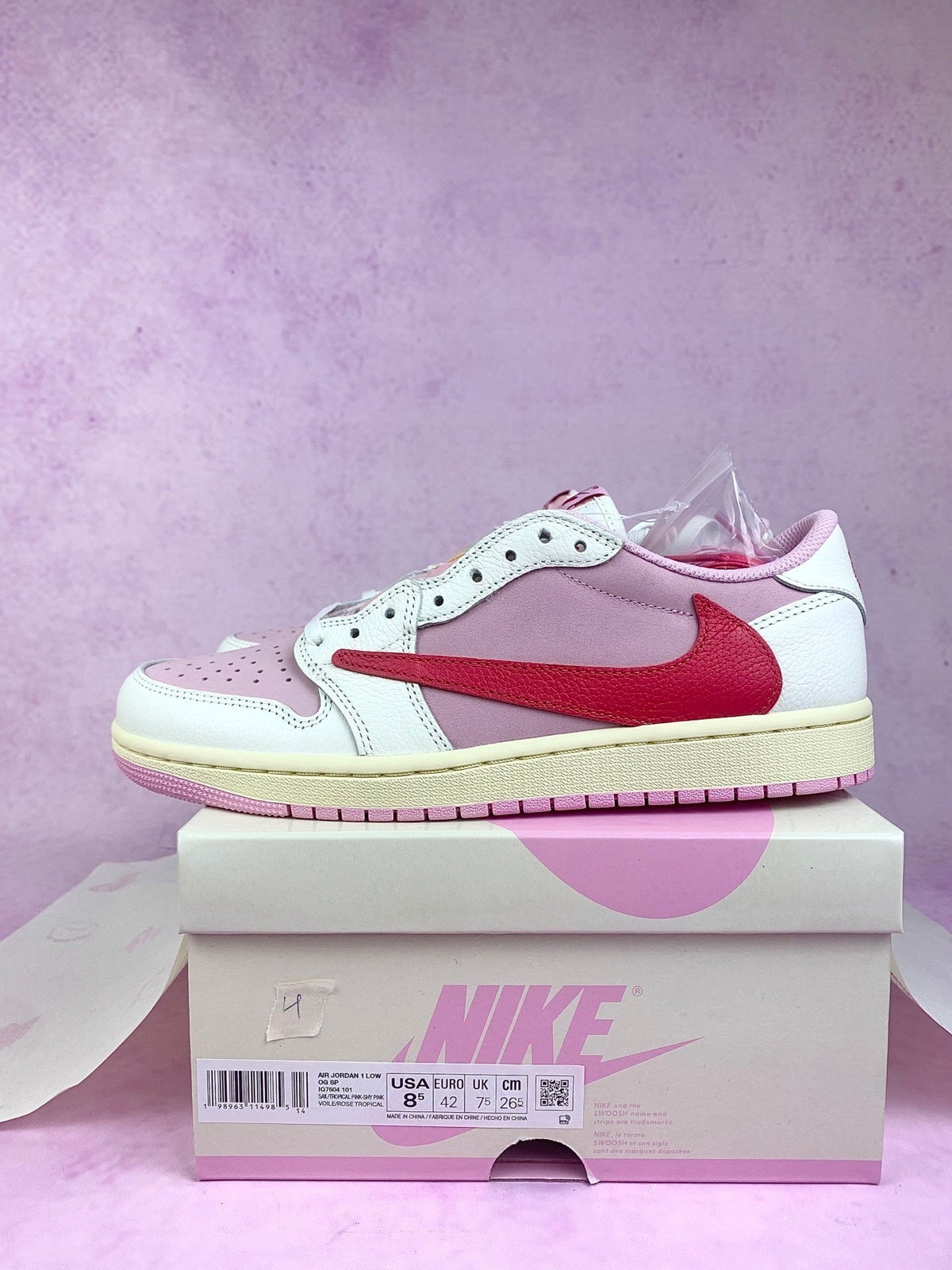 Air Jordan 1 Low Air Jordan 1 AND Valentines Day Unisex Sneakers IQ7604-101 detail view 2