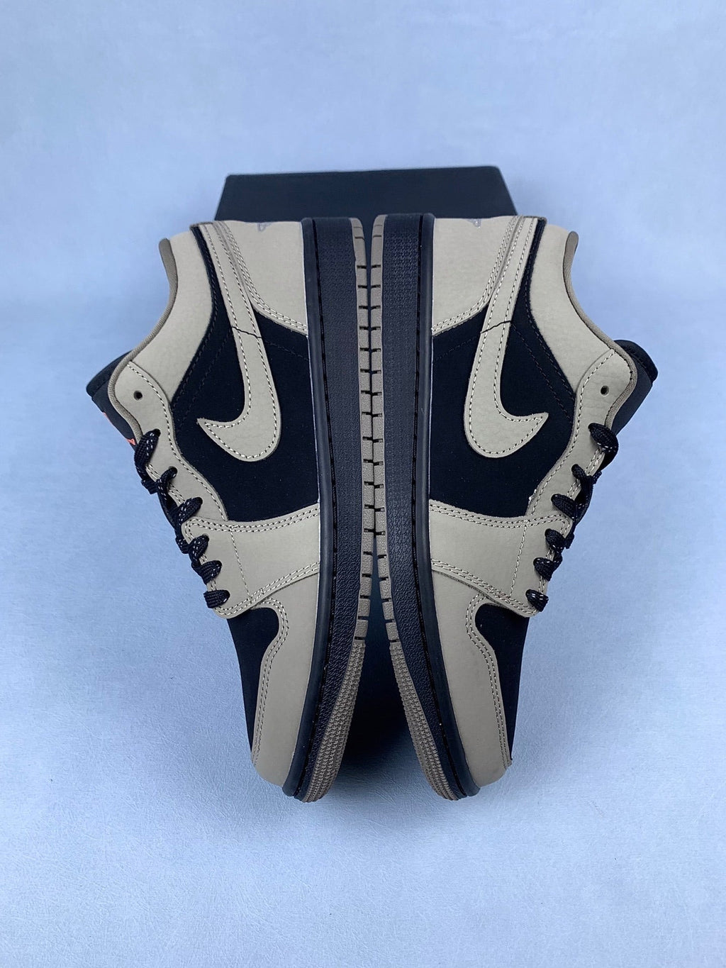 Air Jordan 1 Low Grey / Black / Mocha Brown Unisex Sneakers IB7109-005 detail view 3