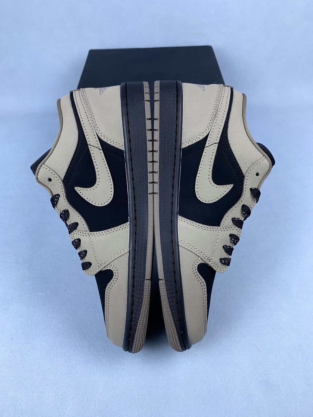 Air Jordan 1 Low Grey / Black / Mocha Brown Unisex Sneakers IB7109-005 detail view 4