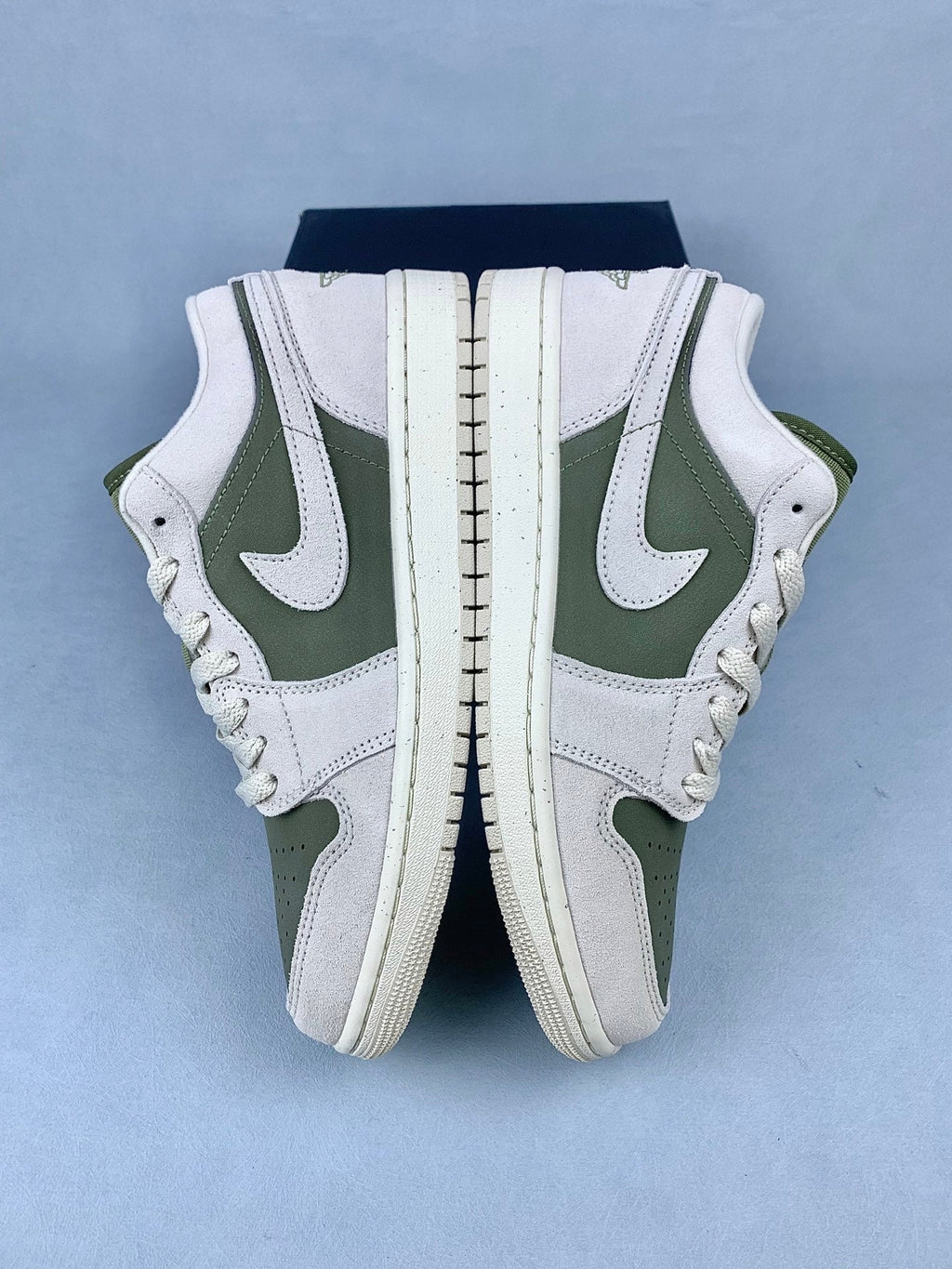 Air Jordan 1 Low Olive Green Unisex Sneakers HV4089-201 detail view 3